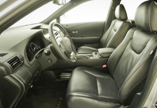 Slide 3 - III (2009-2015) kombi RX Lexus