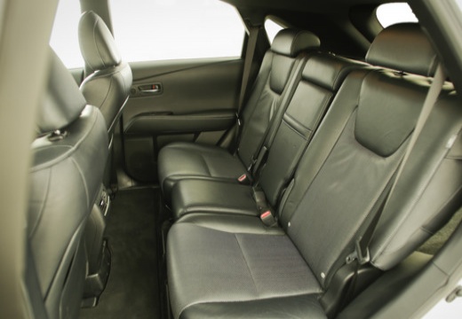 Slide 4 - III (2009-2015) kombi RX Lexus